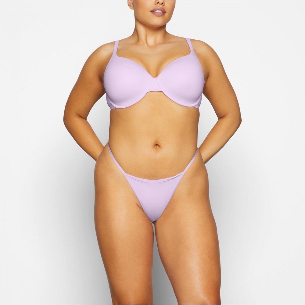 SKIMS Fits Everybody T-Shirt Push-Up Bra